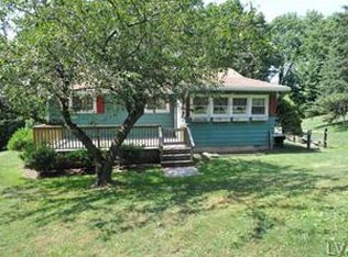 3028 Flint Hill Rd, Hellertown, PA 18055