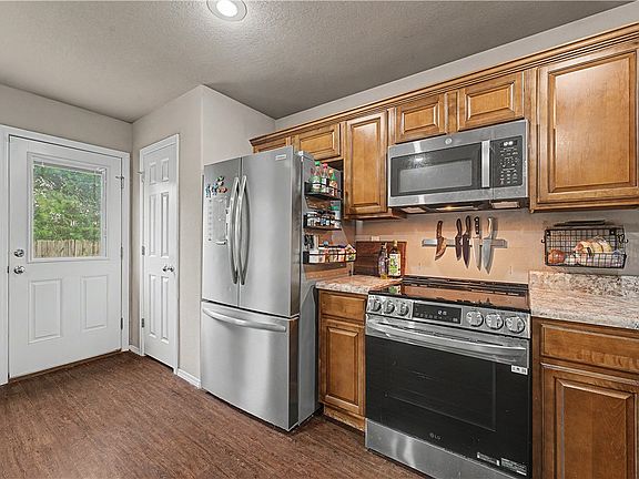 4th image of 280 Glory Ln