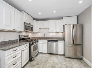 3 Fernview Ave APT 8, North Andover, MA 01845