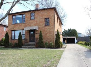 2353 Westmoor Rd, Rocky River, OH 44116