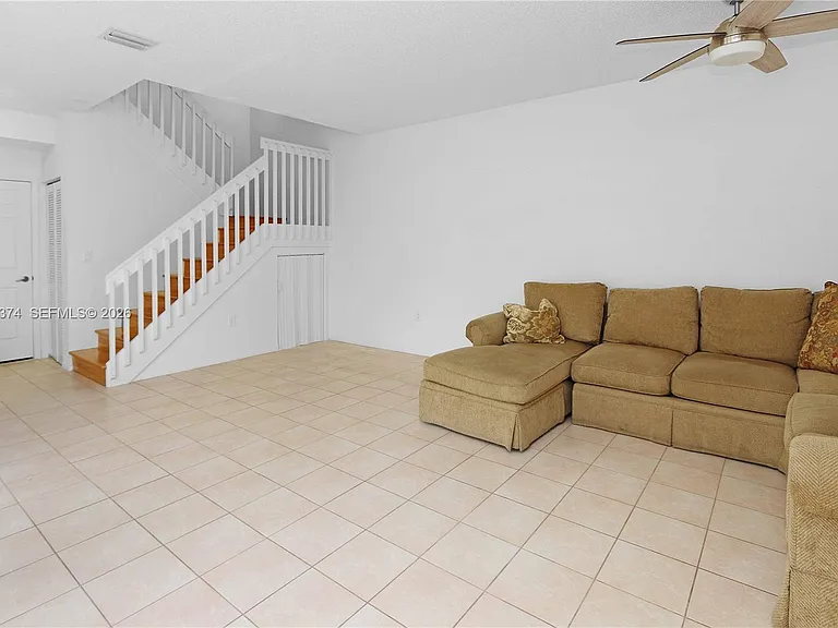1521 Seagrape Way #1521 — Photo 5