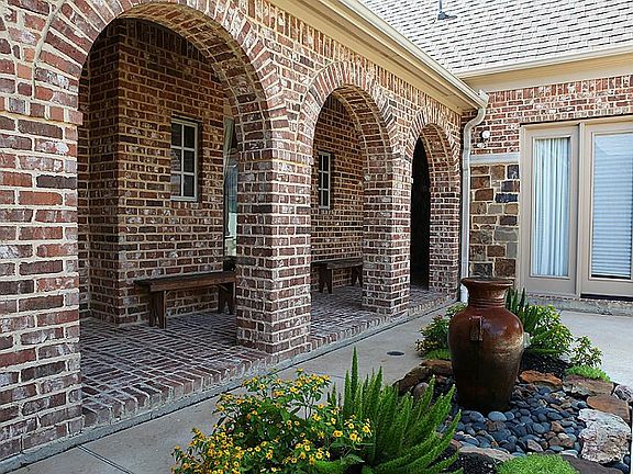 2nd image of 111 W Crystal Canyon Ct