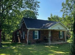 160 Thompson Ln, Paris, TN 38242