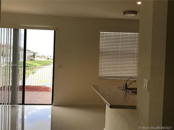 4th image of 3453 W 92nd Pl #3453