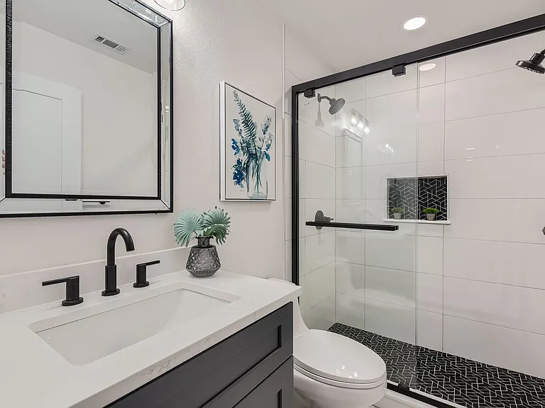 Downstairs Full Bathroom