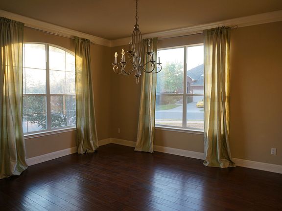 Formal Dining