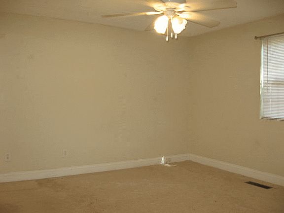 4th image of 3871 Sugar Creek Dr