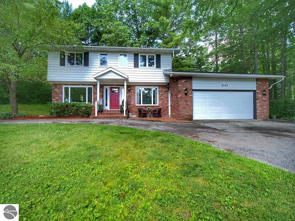 1st image of 2101 Birchwood Ct