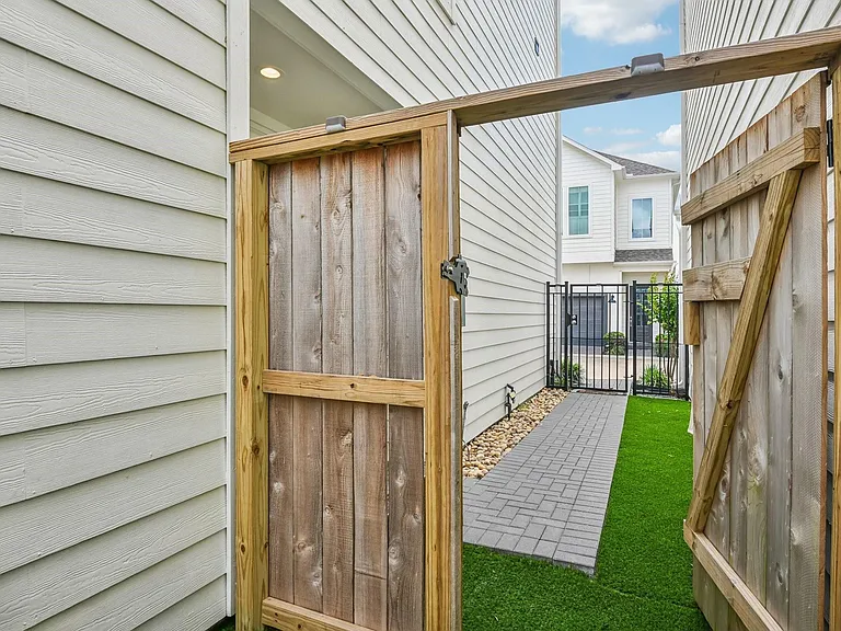 6314 Chelsea Falls Ln — Photo 29