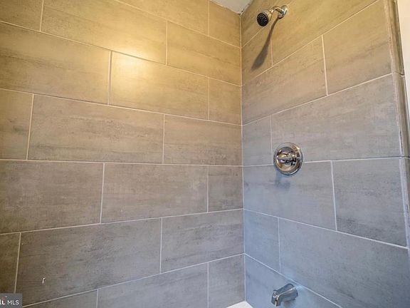 3rd image of 33 S Sussex St #2
