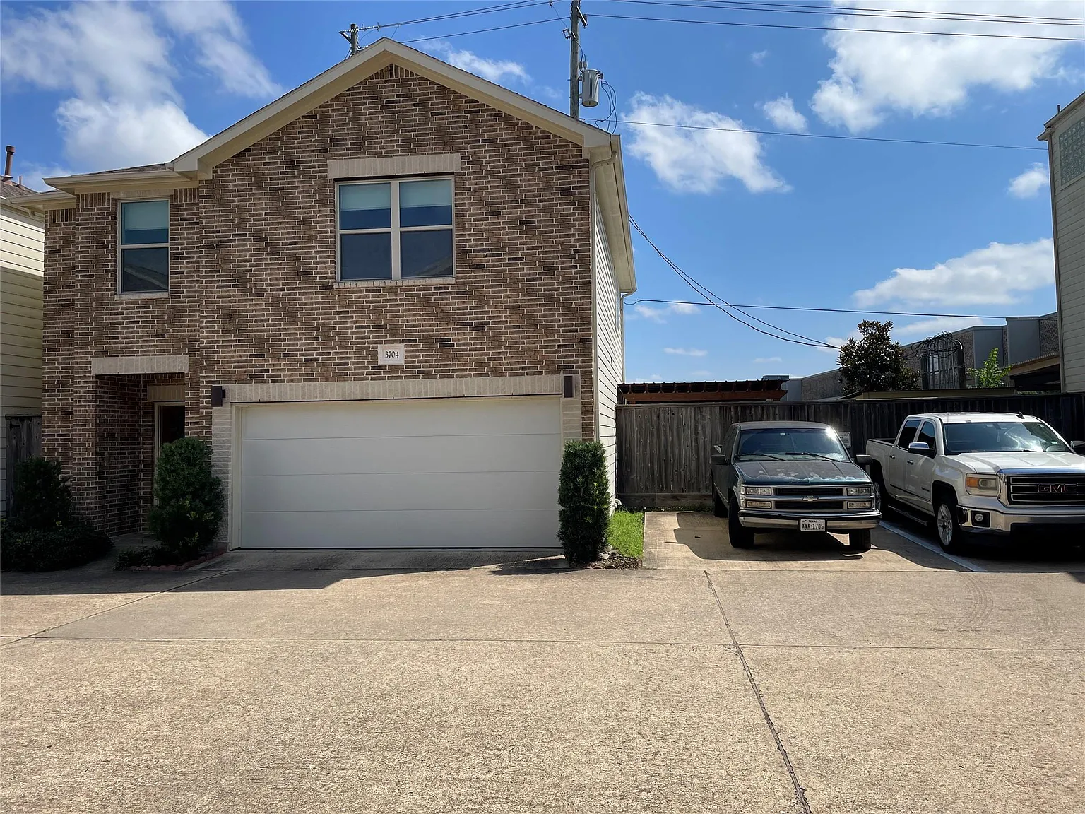 3 bed, 2.5 bath, 1714 sqft, $2,025 — Photo 1