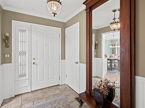 3rd image of 1033 Wheaton Oaks Dr