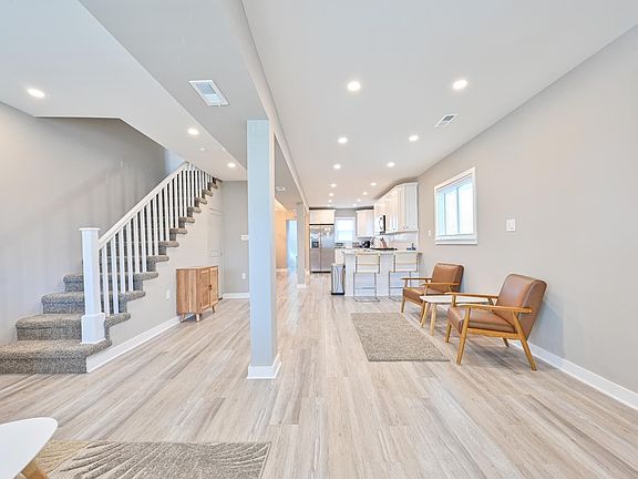 5th image of 203 N Somerset Ave