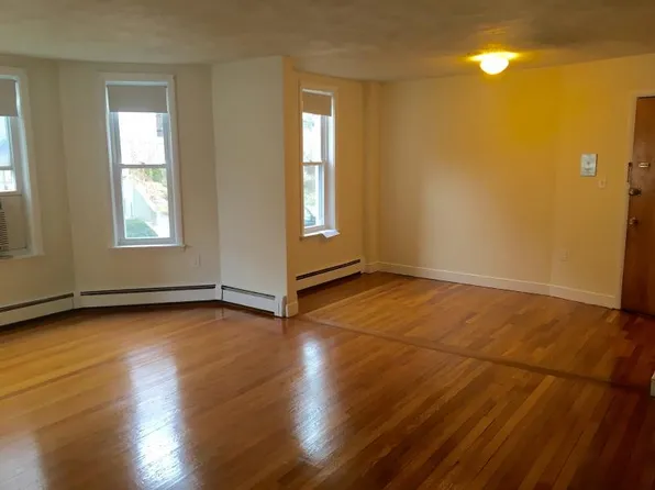 310-314 Tappan St #1B, Brookline, MA 02445