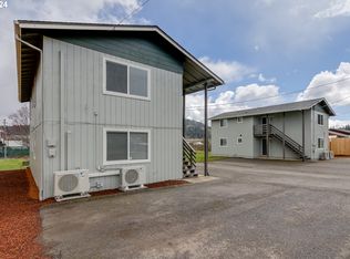 904 S Comstock Ave, Sutherlin, OR 97479