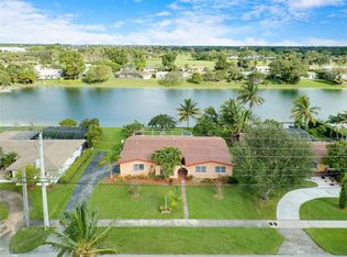 15405 SW 99th Ave, Miami, FL 33157