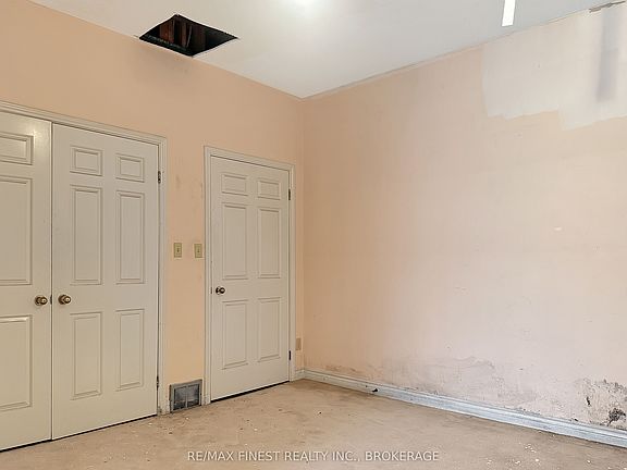 5th image of 104 Ontario St