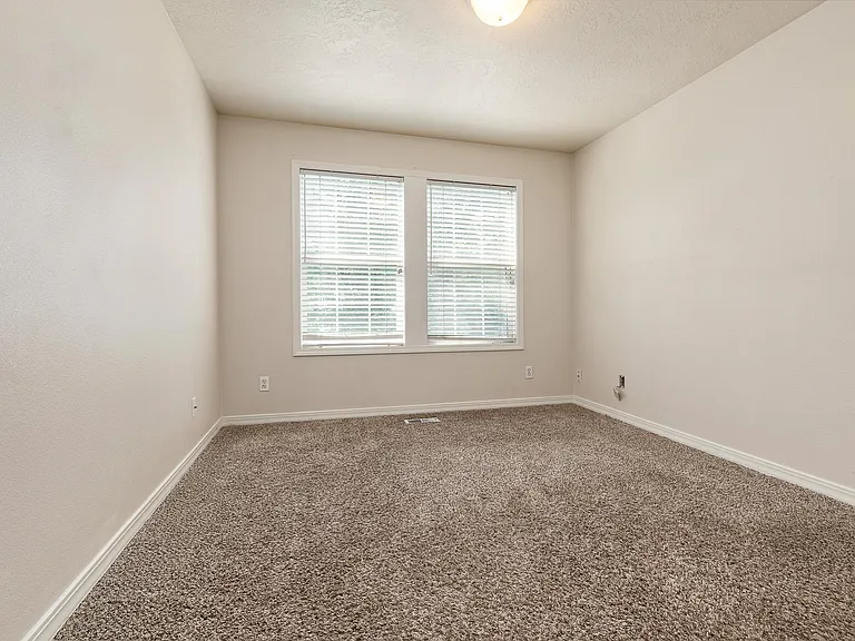 350 W Reese St — Photo 14