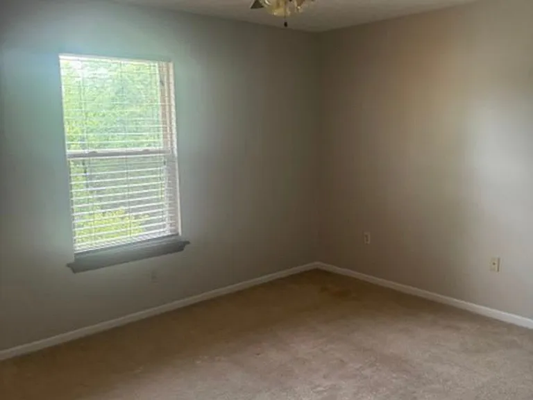 2601 Flintwood Ct — Photo 4