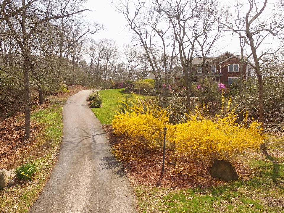 2nd image of 38 Red Oak Way