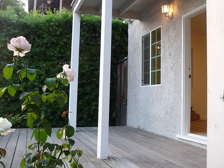 252 Hampton Dr #A — Photo 4