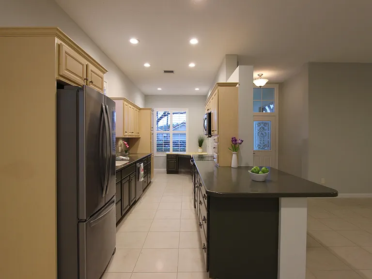 117 Hampton Cir — Photo 8