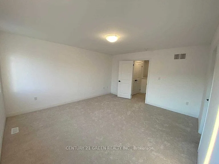 135 Turnberry Ln — Photo 23