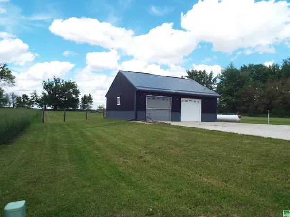 759 Johannes St, Ashton, IA 51232