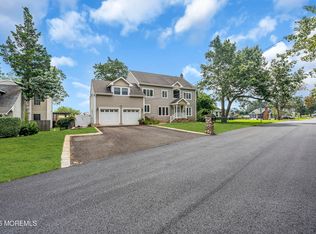 1171 Laurel Dr, Toms River, NJ 08753