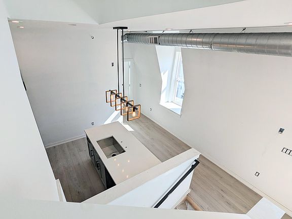 5th image of 2601 W Oxford St #5