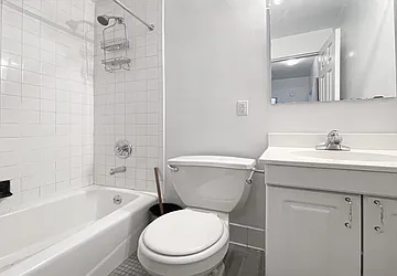 Rented by R New York