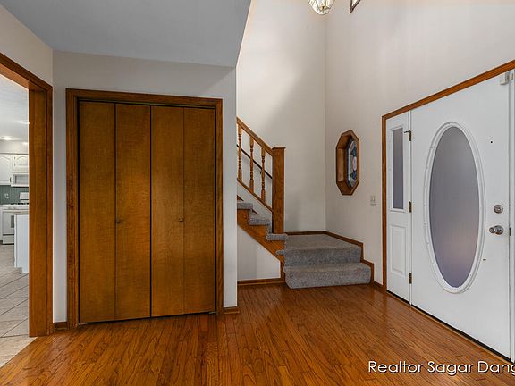 5th image of 5371 Ticonderoga Dr SE