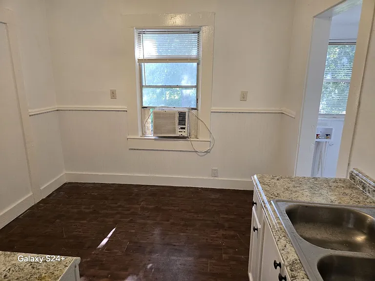 755 Doucette Ave — Photo 27