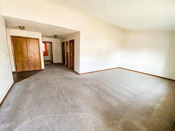 3rd image of 110 Grandview Cir #A
