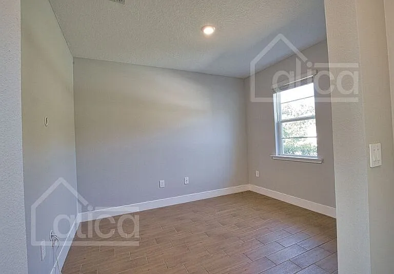 1610 Rada Ln — Photo 6