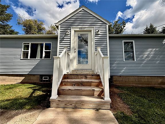 4th image of 8807 Prole Rd