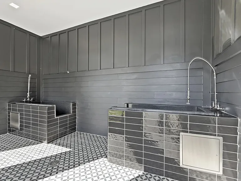 Azalea Luxury Apartments — Photo 44
