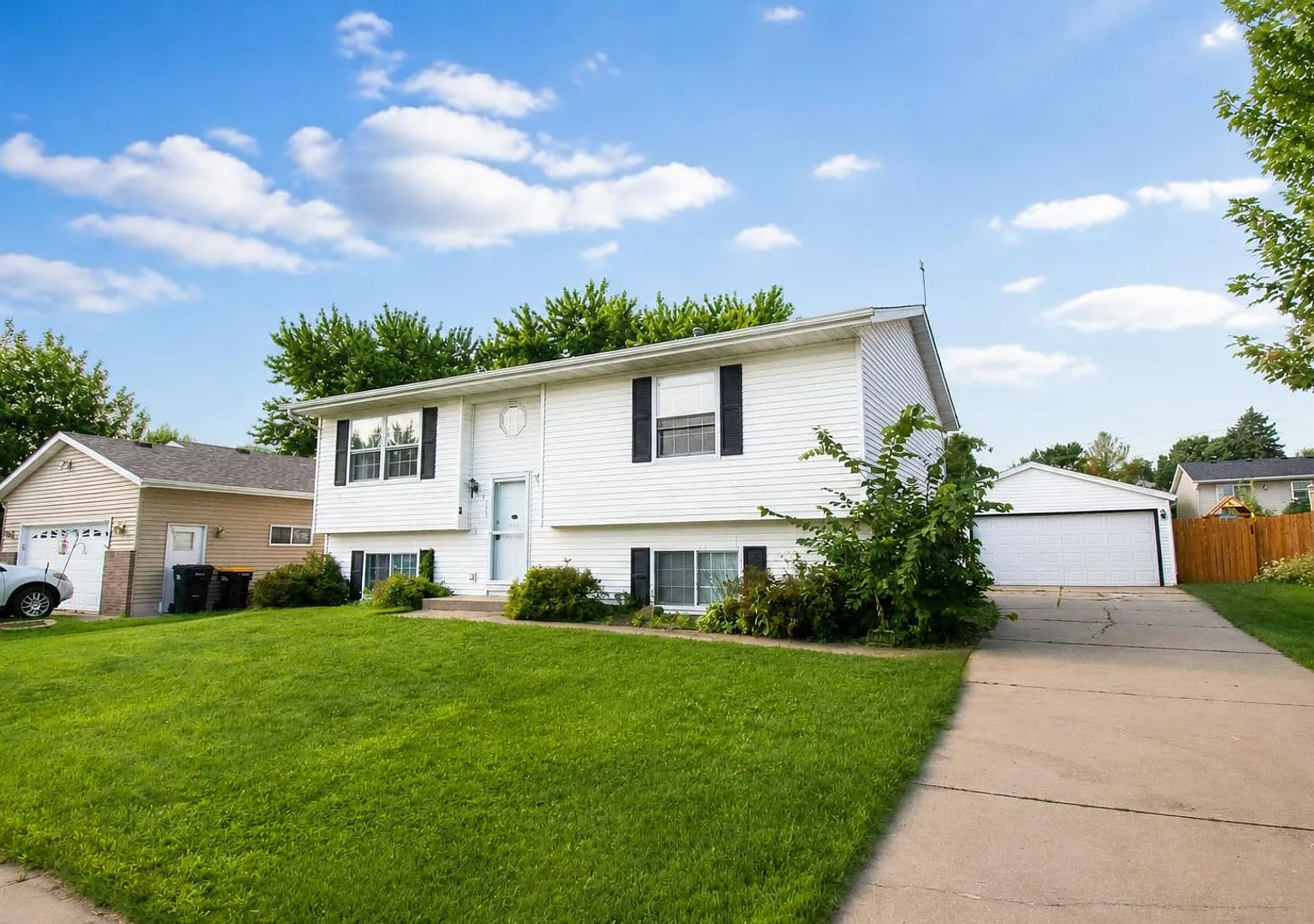 4-Bedroom Home with Fenced Yard & Garage Dog Friendly — Photo 1