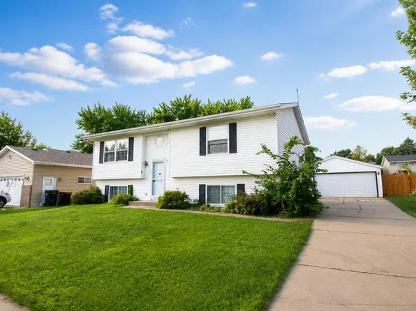 4708 8th St NW, Rochester, MN 55901
