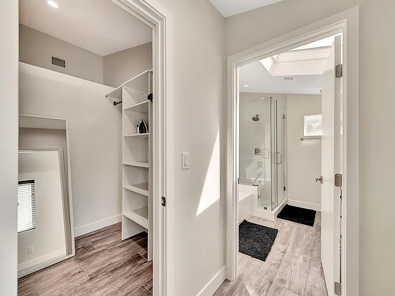 5854 McDonie Ave — Photo 31