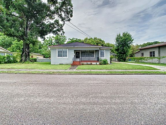 3rd image of 2211 Durham St