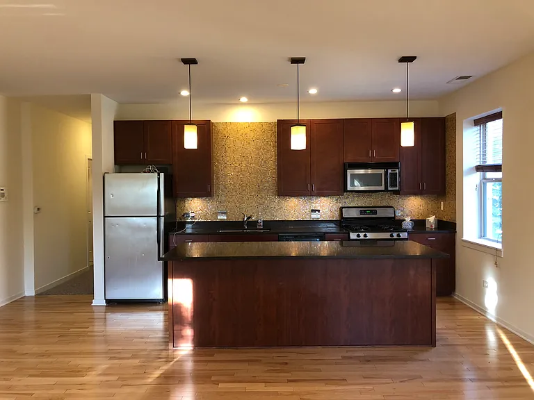 915 S Lytle St #201 — Photo 3