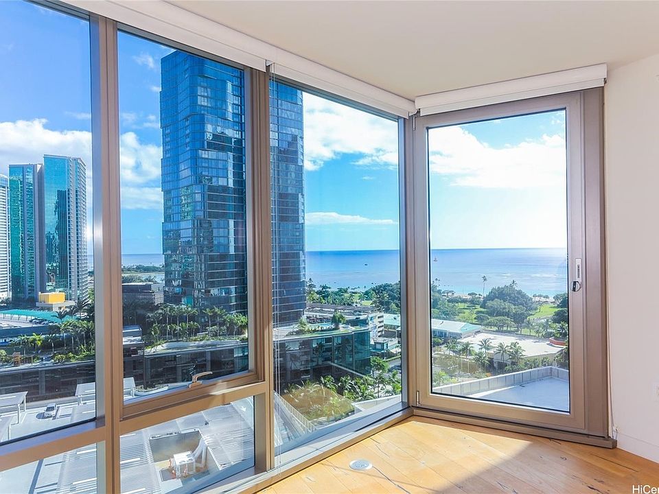 1st image of 1001 Queen St #1604