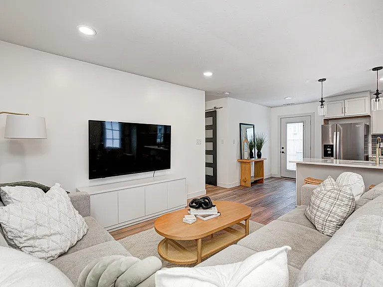 1015 S Randolph St — Photo 6