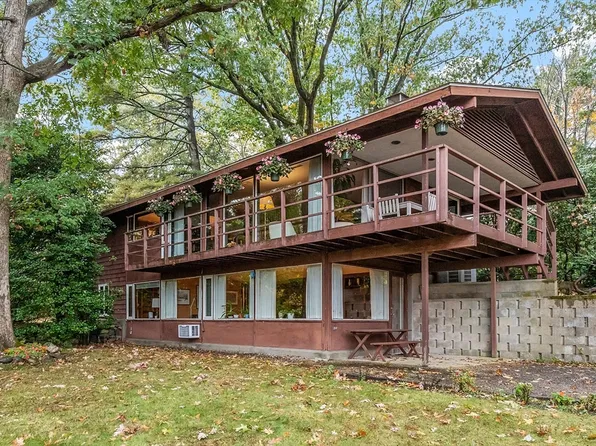 20 Loring Rd, Lexington, MA 02421