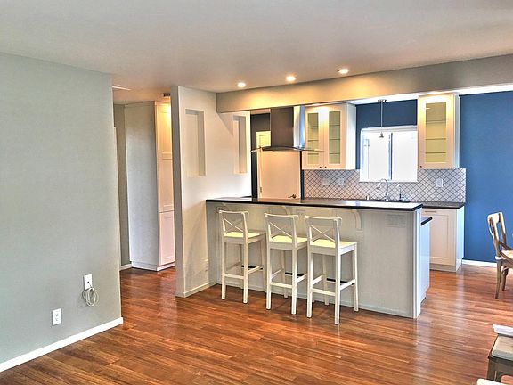 Open Kitchen with Bar Area