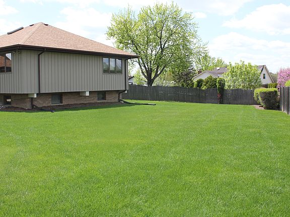 3rd image of 15411 Cherrywood Ct