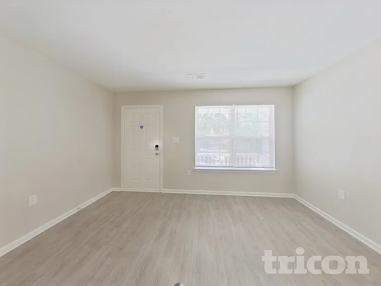 4614 Christenbury Hills Ln — Photo 2