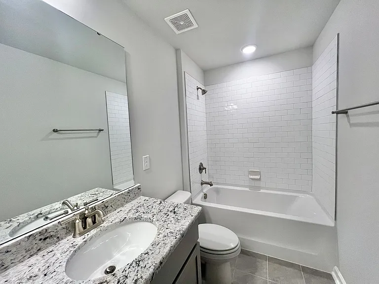 870 McKenzie Park Ter — Photo 17