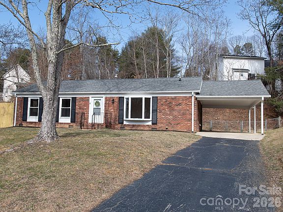 2nd image of 9 Lynwood Cir